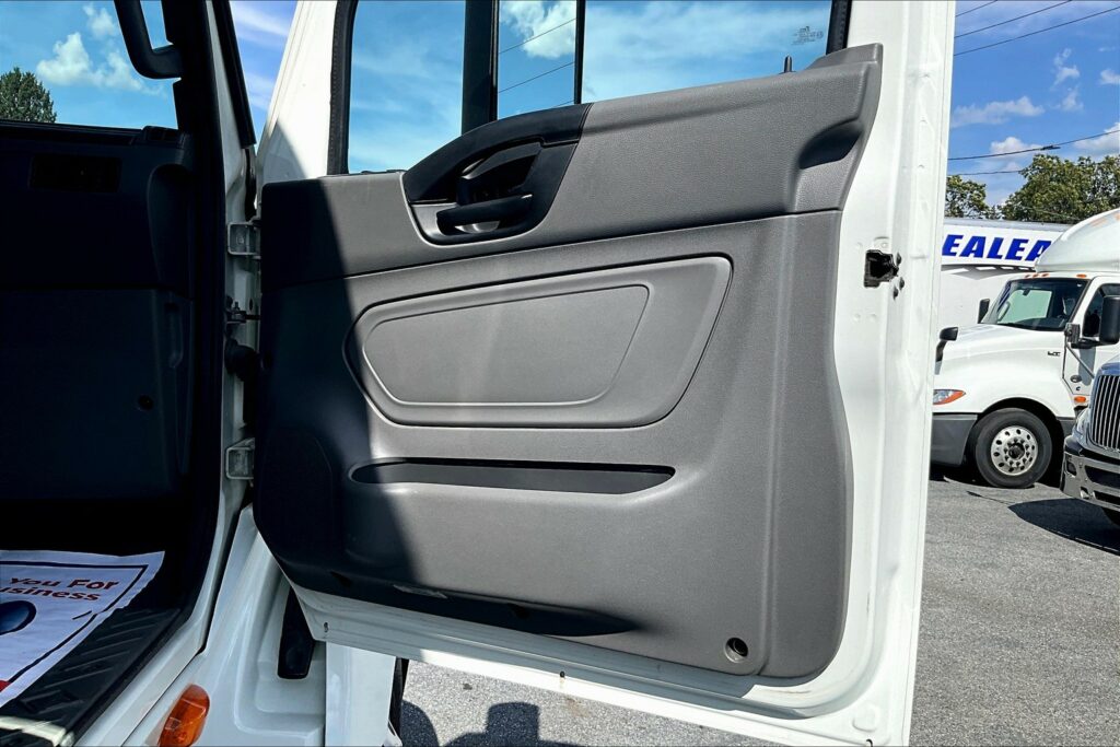 2020 INT LT625 6×4 Sleeper