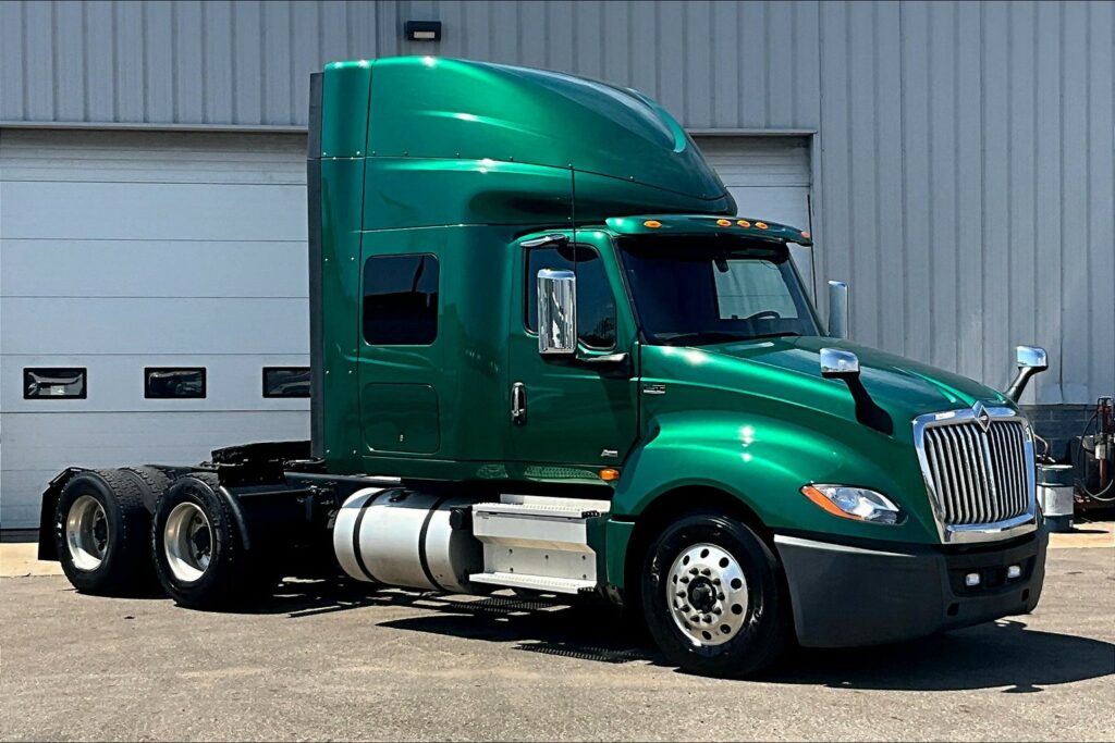 2021 INT LT625 6×4 Sleeper