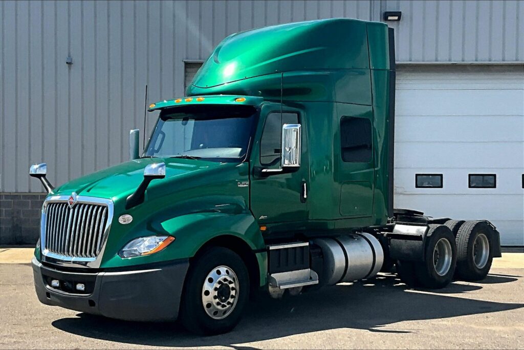 2021 INT LT625 6×4 Sleeper