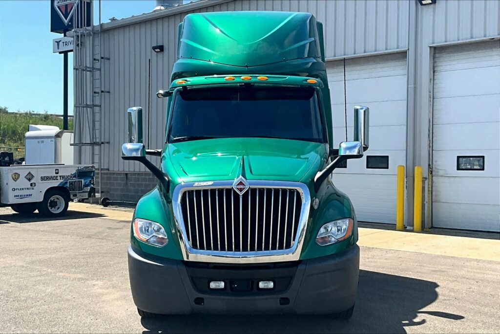 2021 INT LT625 6×4 Sleeper