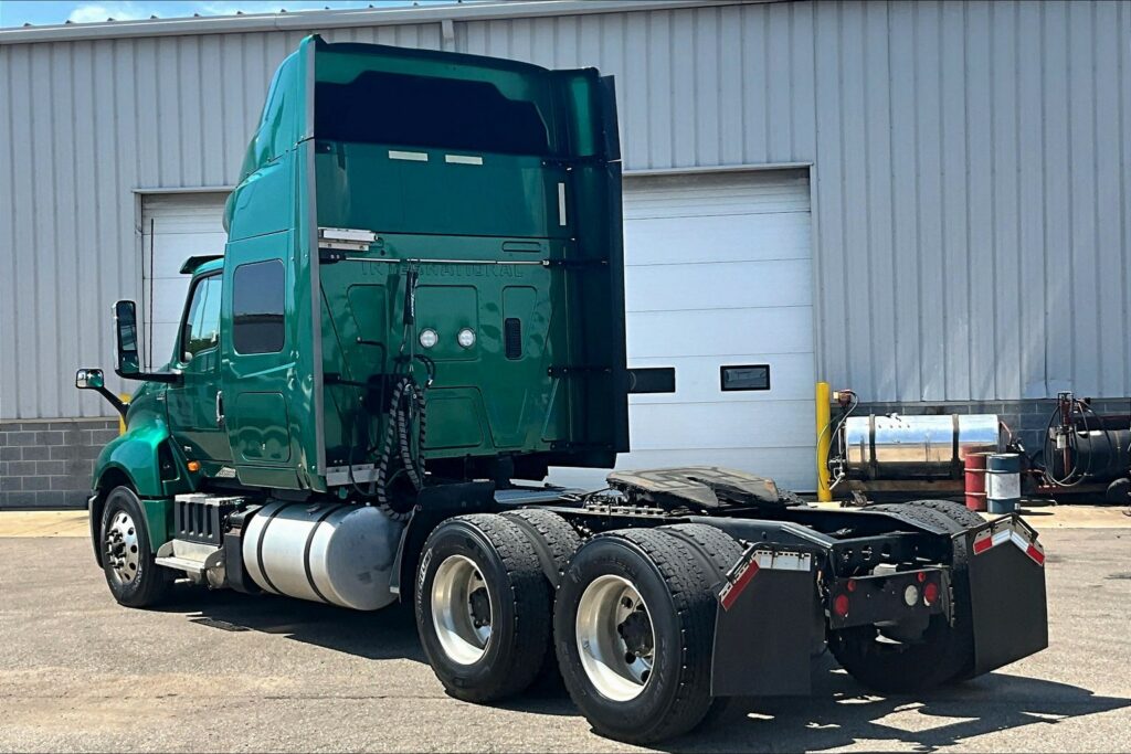 2021 INT LT625 6×4 Sleeper