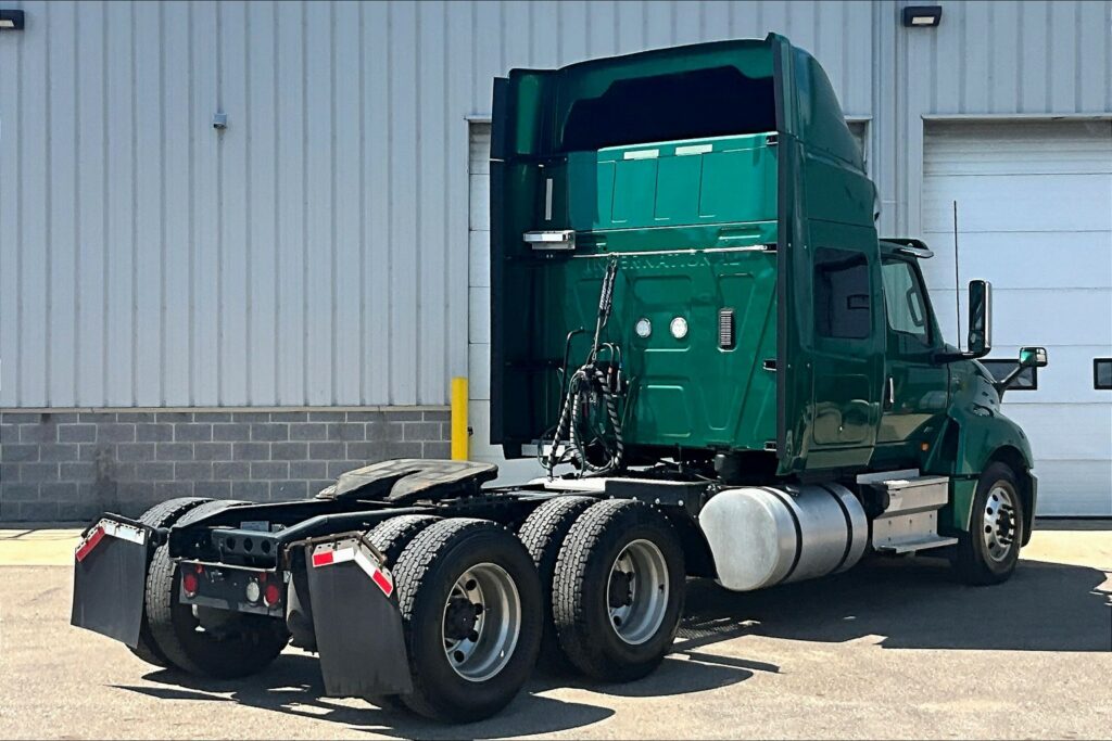 2021 INT LT625 6×4 Sleeper