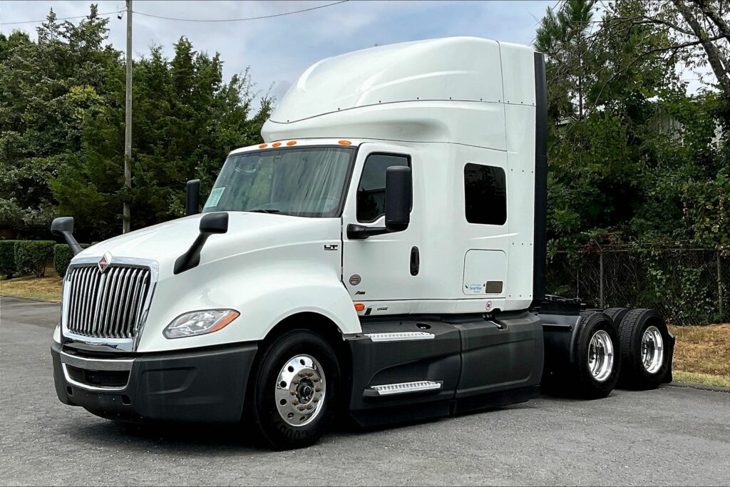 2022 INT LT625 6×4 Sleeper