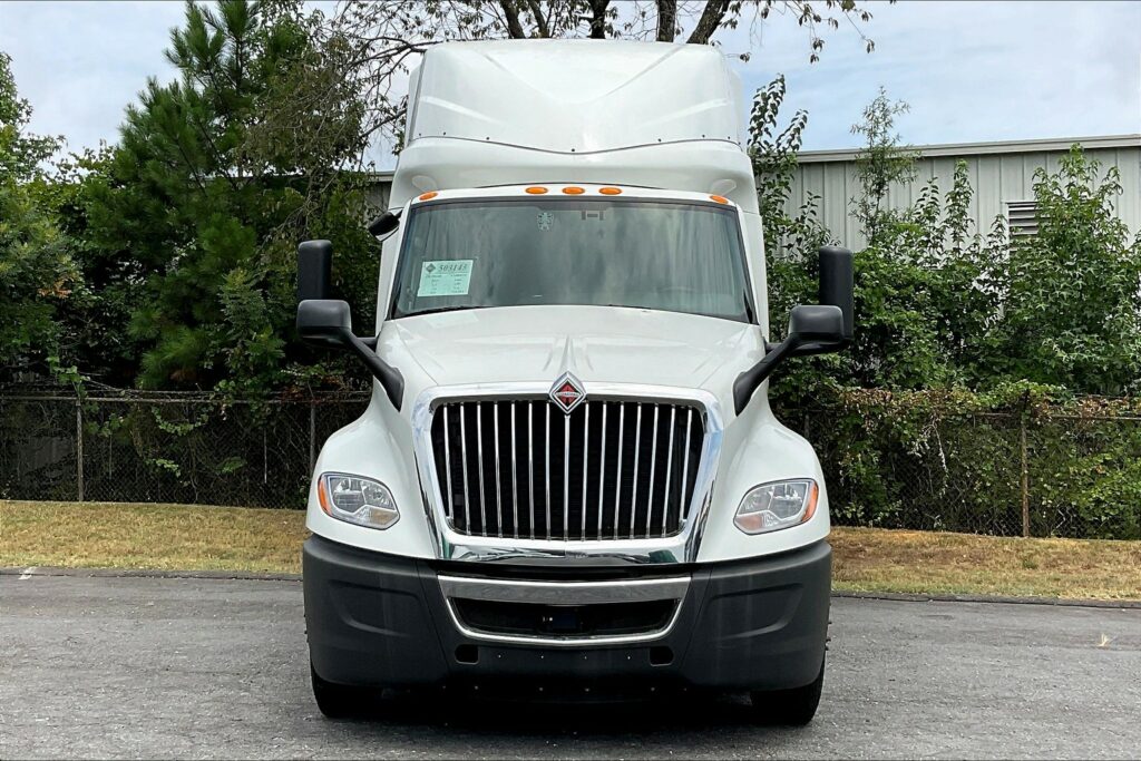 2022 INT LT625 6×4 Sleeper