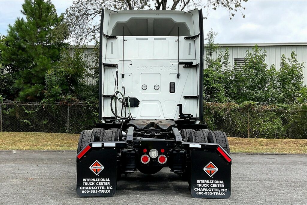 2022 INT LT625 6×4 Sleeper