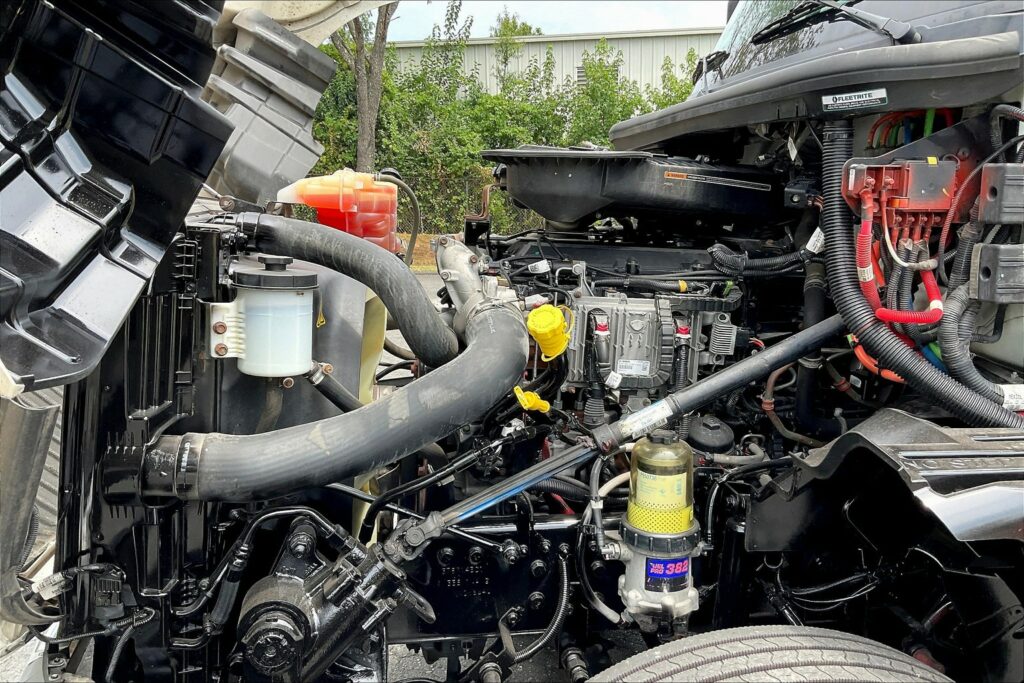 2022 INT LT625 6×4 Sleeper