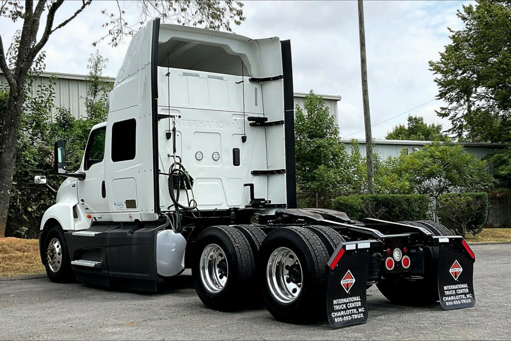 2022 INT LT625 6×4 Sleeper