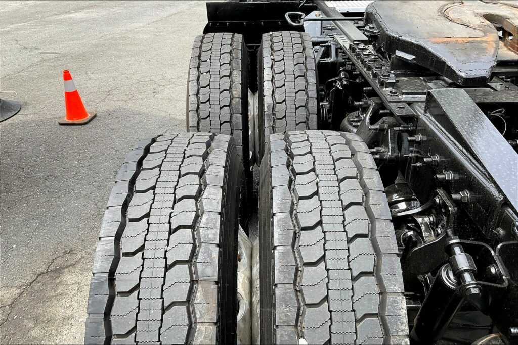 2022 INT LT625 6×4 Sleeper