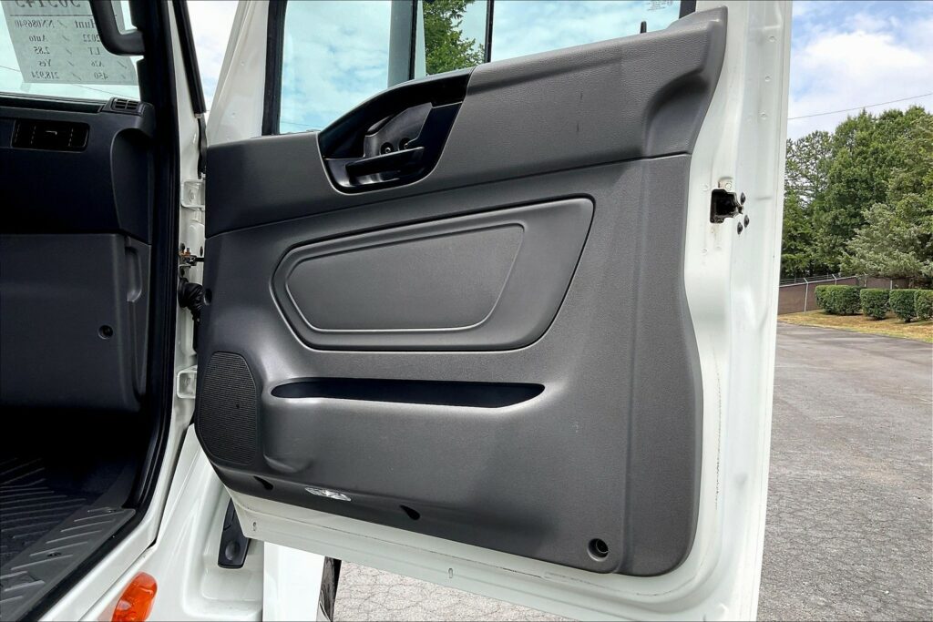 2022 INT LT625 6×4 Sleeper