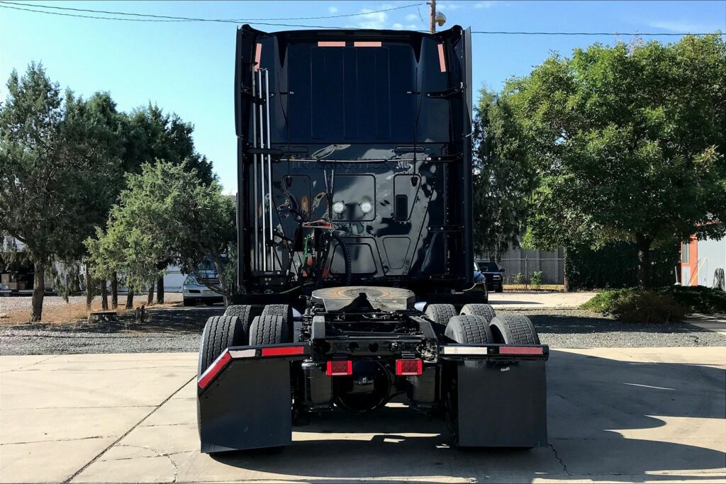 2022 INT LT625 6×4 Sleeper