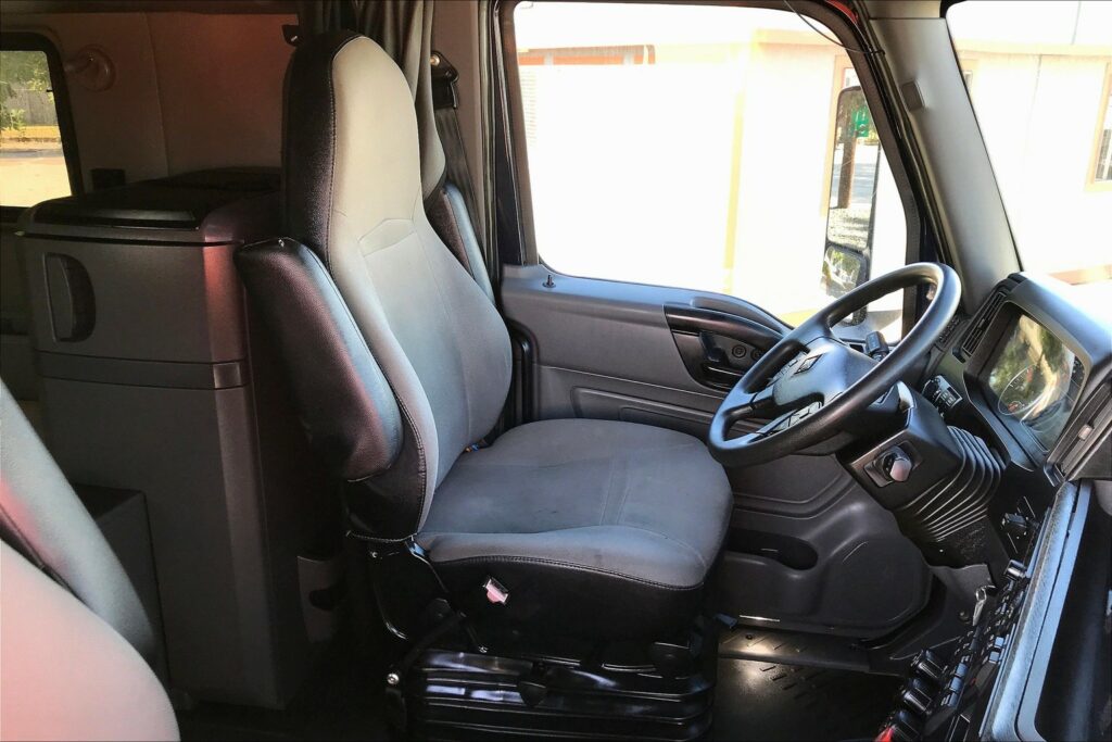 2022 INT LT625 6×4 Sleeper