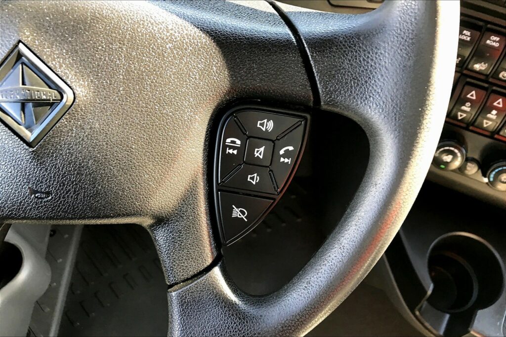 2022 INT LT625 6×4 Sleeper