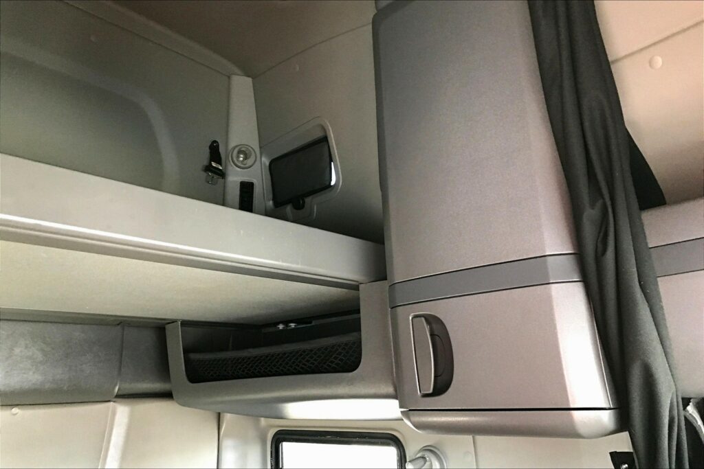 2022 INT LT625 6×4 Sleeper