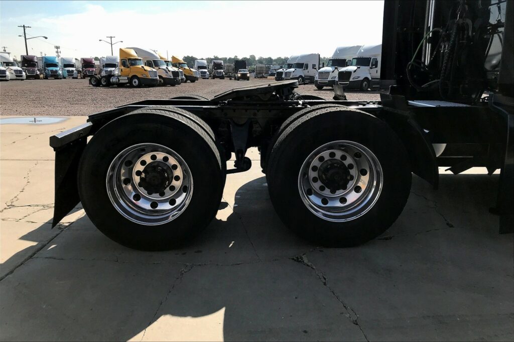 2022 INT LT625 6×4 Sleeper
