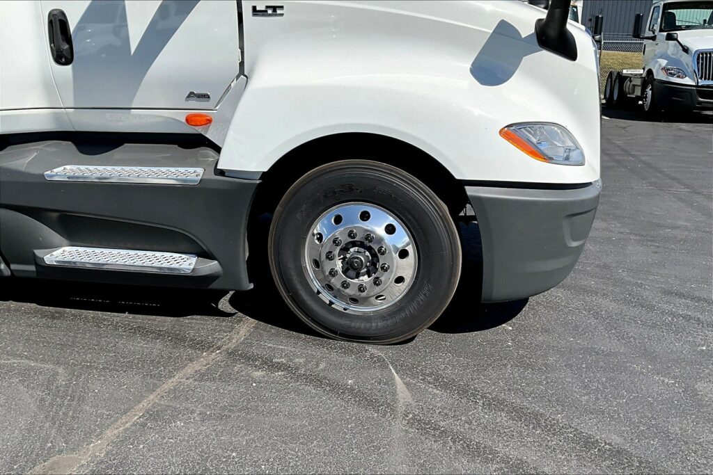 2022 INT LT625 6×4 Sleeper