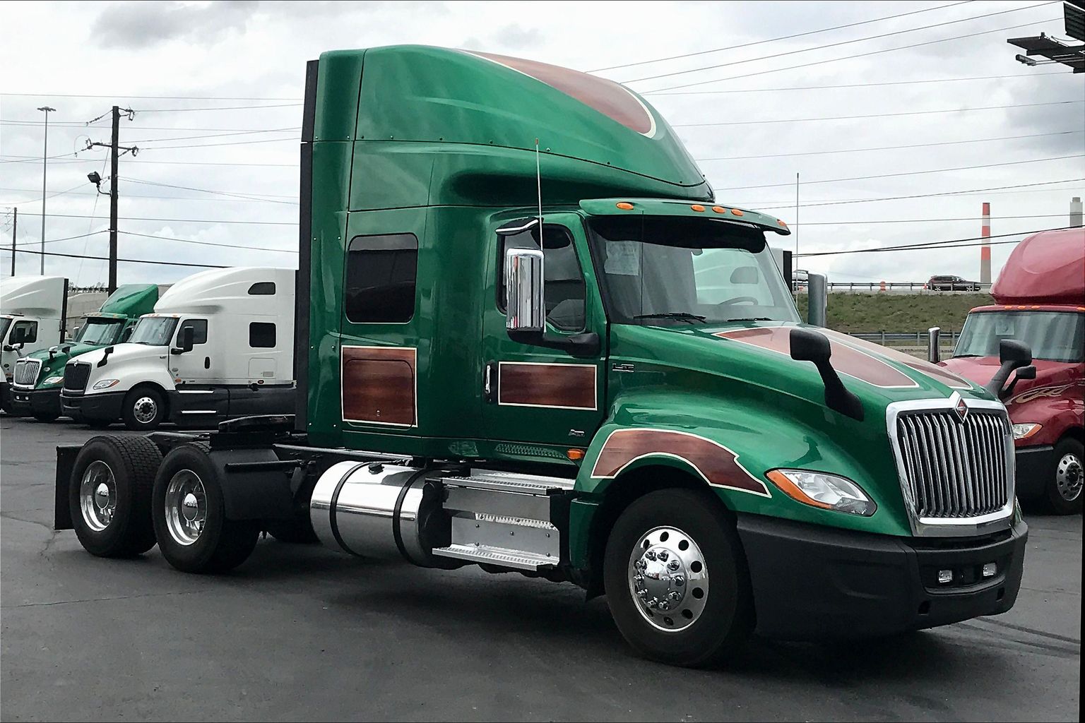 2020 INT LT625 6x4 Sleeper - HandshakeFleet