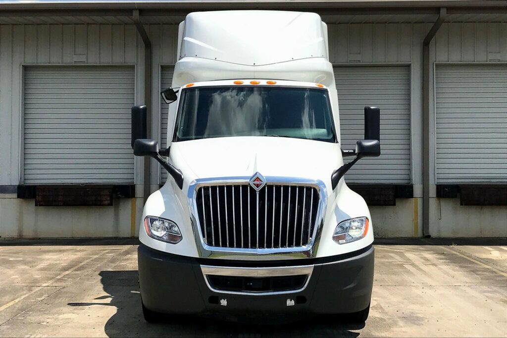 2022 INT LT625 6×4 Sleeper