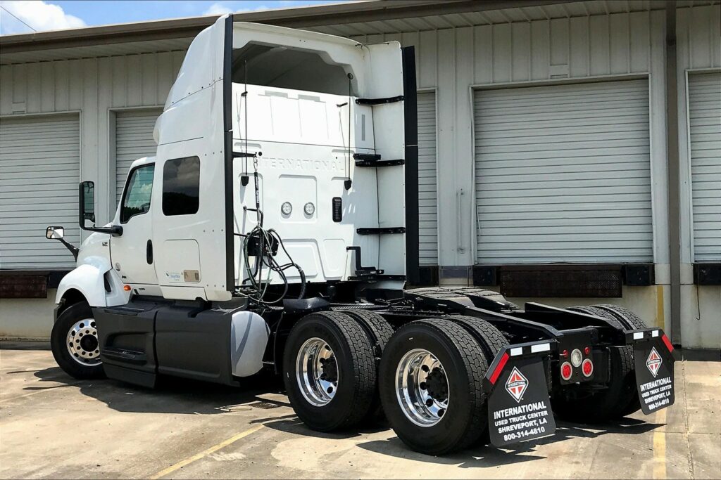 2022 INT LT625 6×4 Sleeper