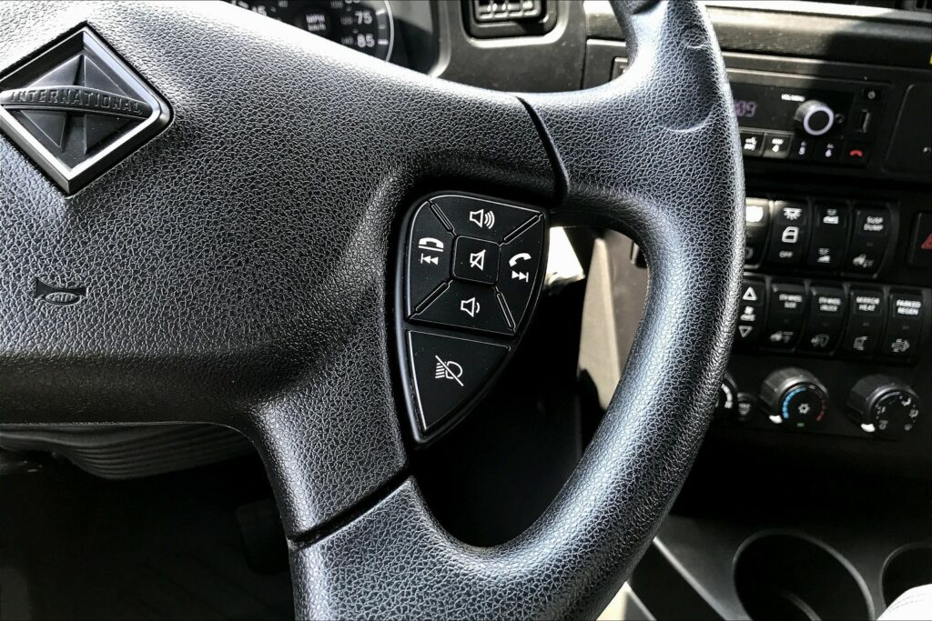 2022 INT LT625 6×4 Sleeper