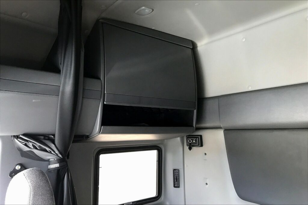 2022 INT LT625 6×4 Sleeper