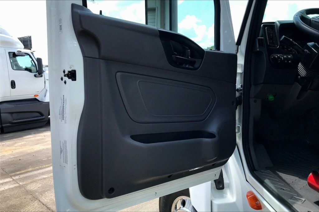 2022 INT LT625 6×4 Sleeper