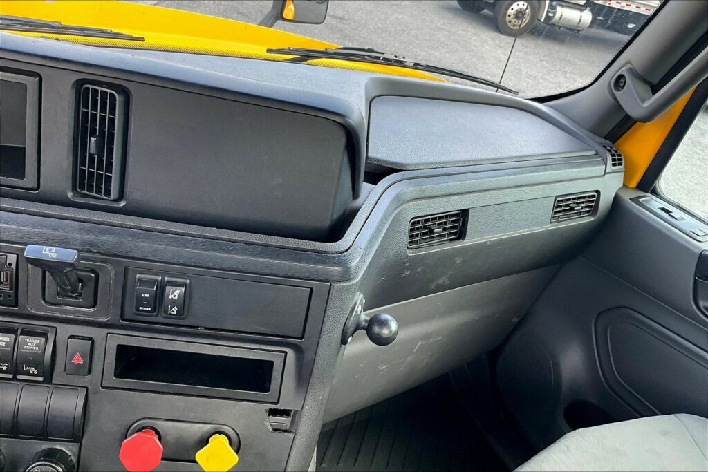 2019 INT LT625 6×4 Day Cab