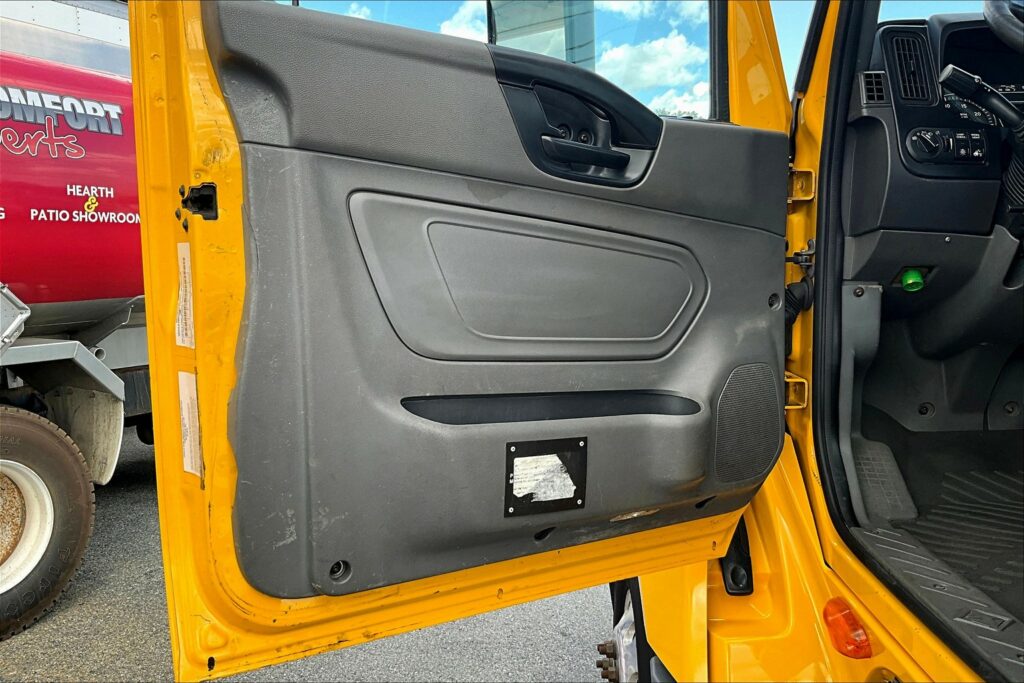 2019 INT LT625 6×4 Day Cab