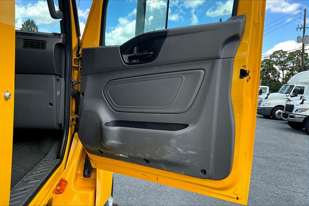 2019 INT LT625 6×4 Day Cab