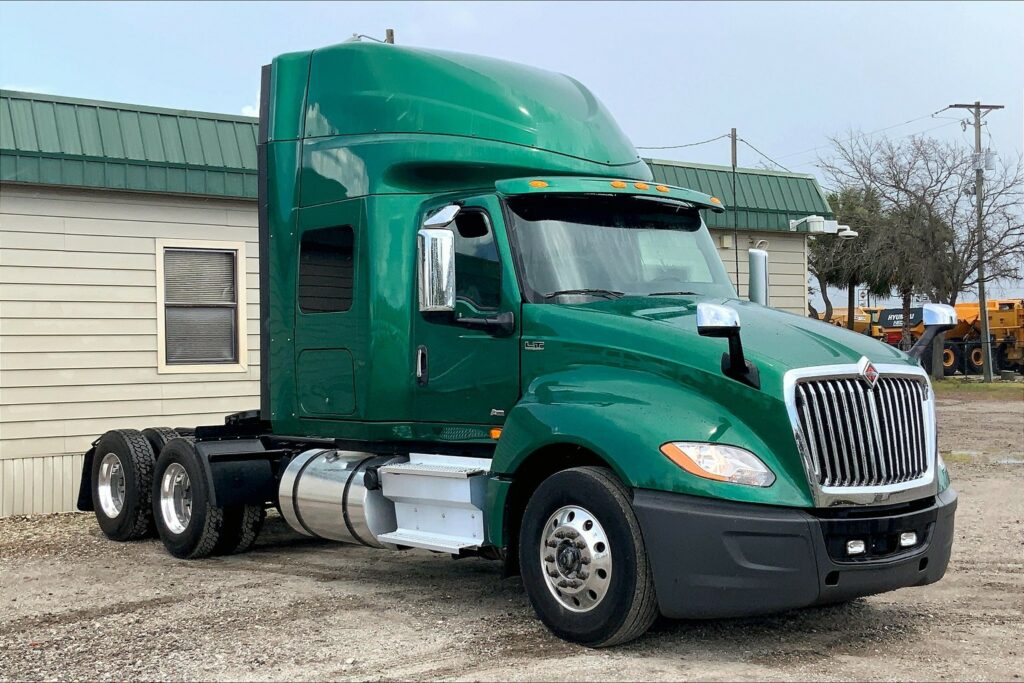 2021 INT LT625 6×4 Sleeper