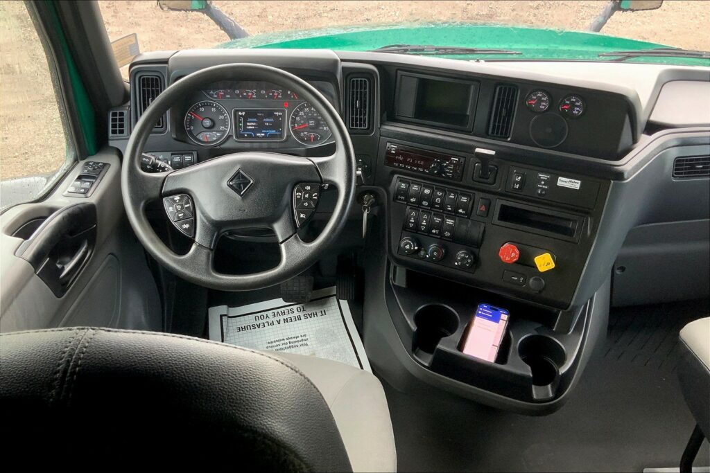 2021 INT LT625 6×4 Sleeper