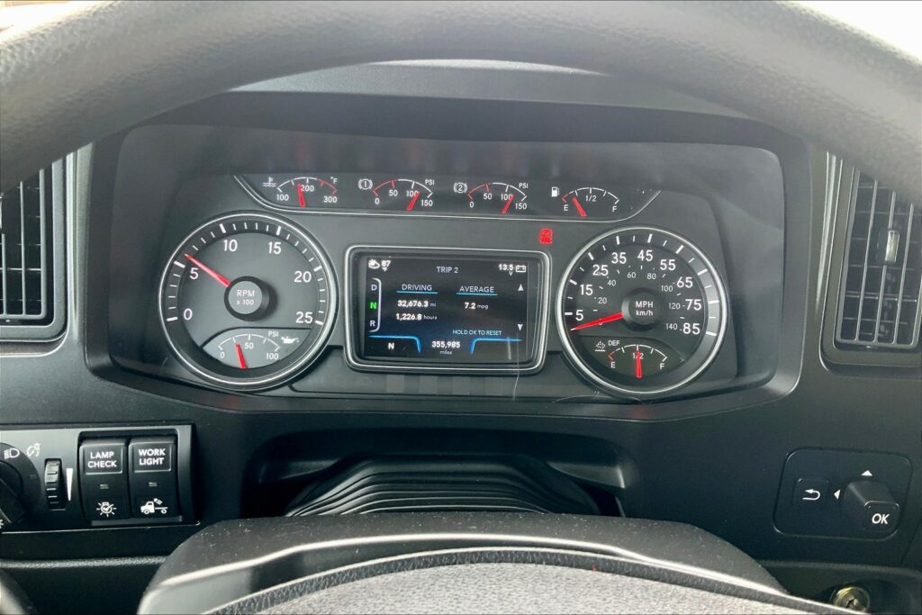 2021 INT LT625 6×4 Sleeper