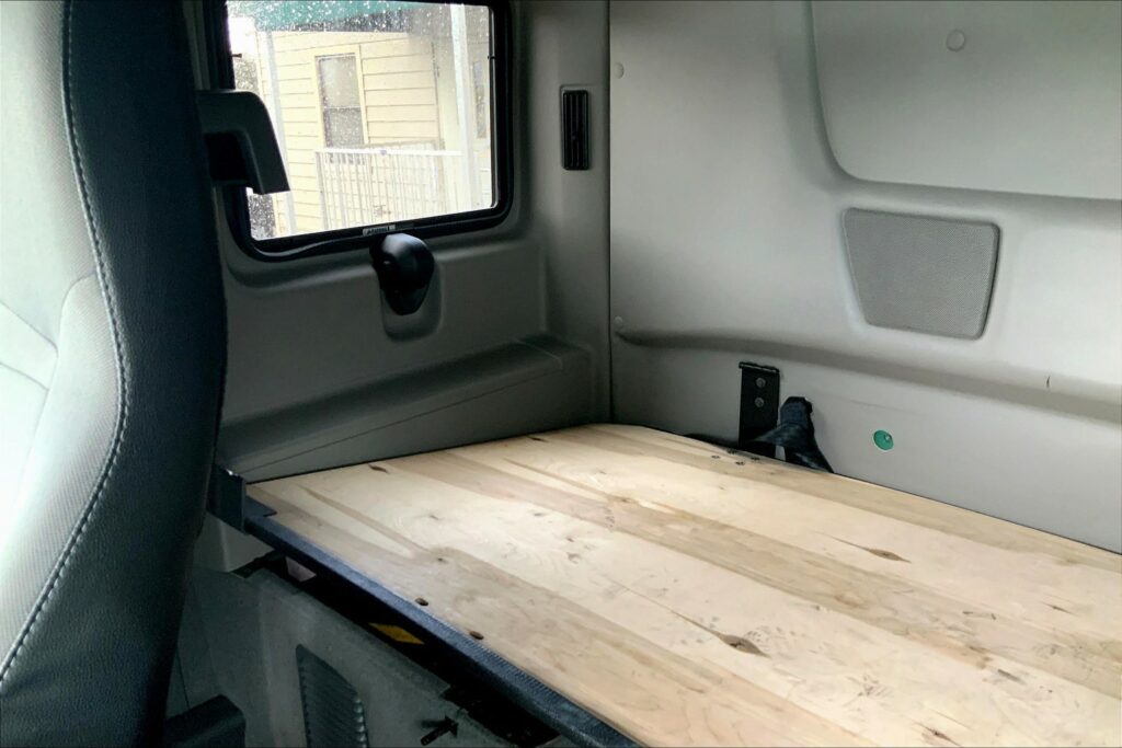 2021 INT LT625 6×4 Sleeper