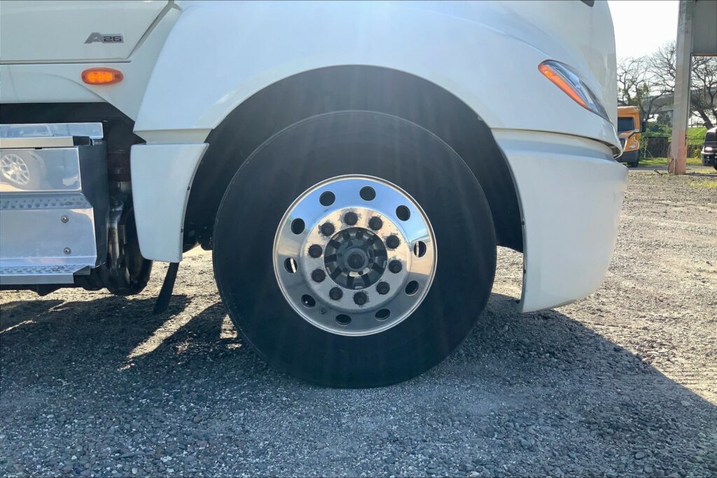 2023 INT LT625 6×4 Sleeper