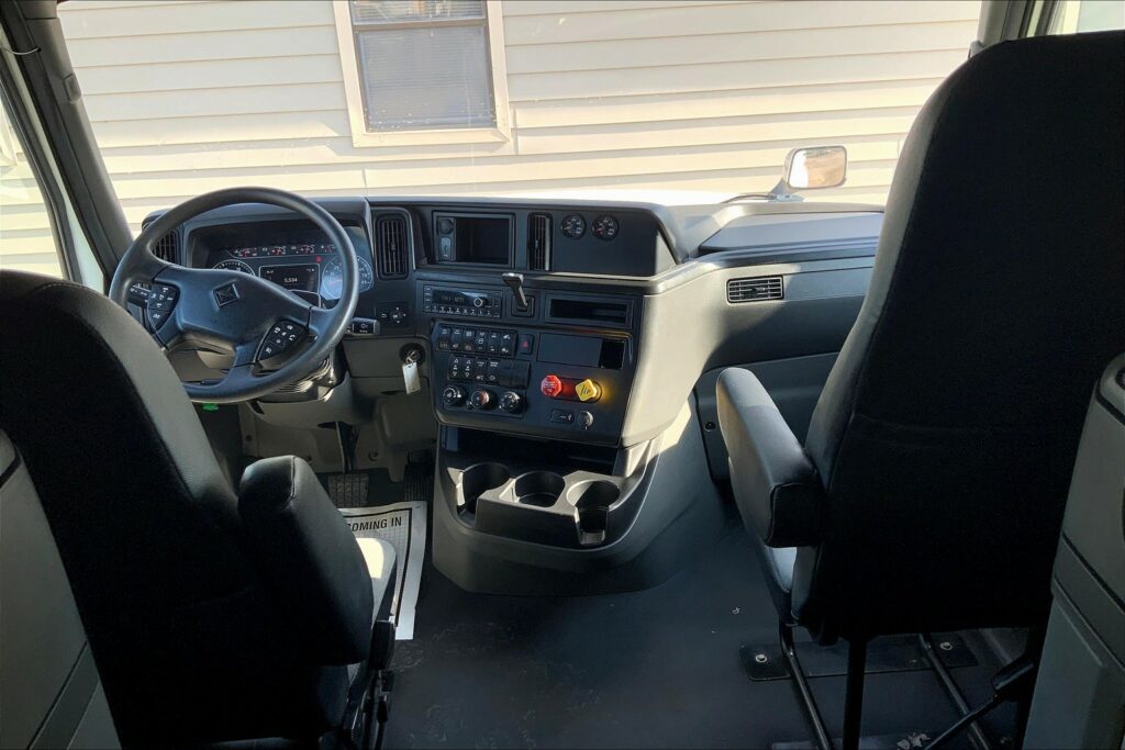 2023 INT LT625 6×4 Sleeper