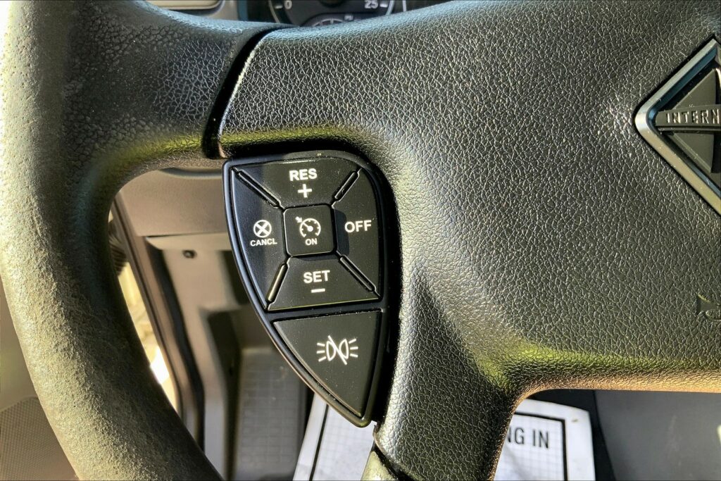 2023 INT LT625 6×4 Sleeper