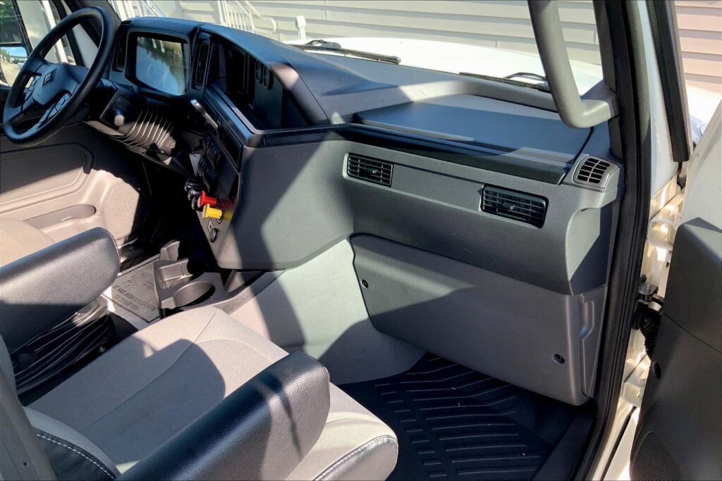 2023 INT LT625 6×4 Sleeper