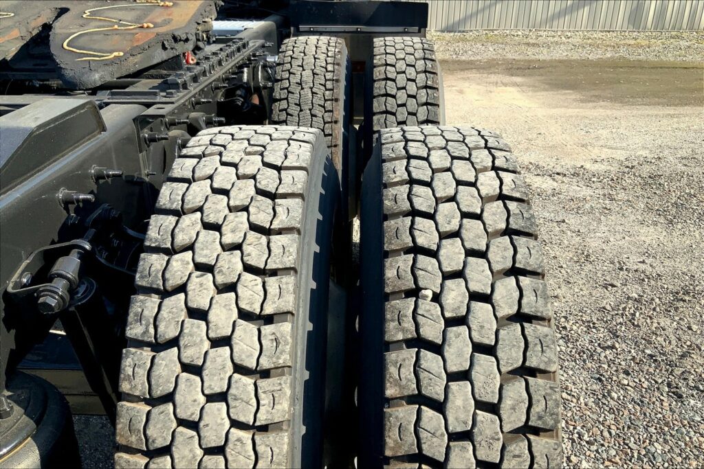 2023 INT LT625 6×4 Sleeper