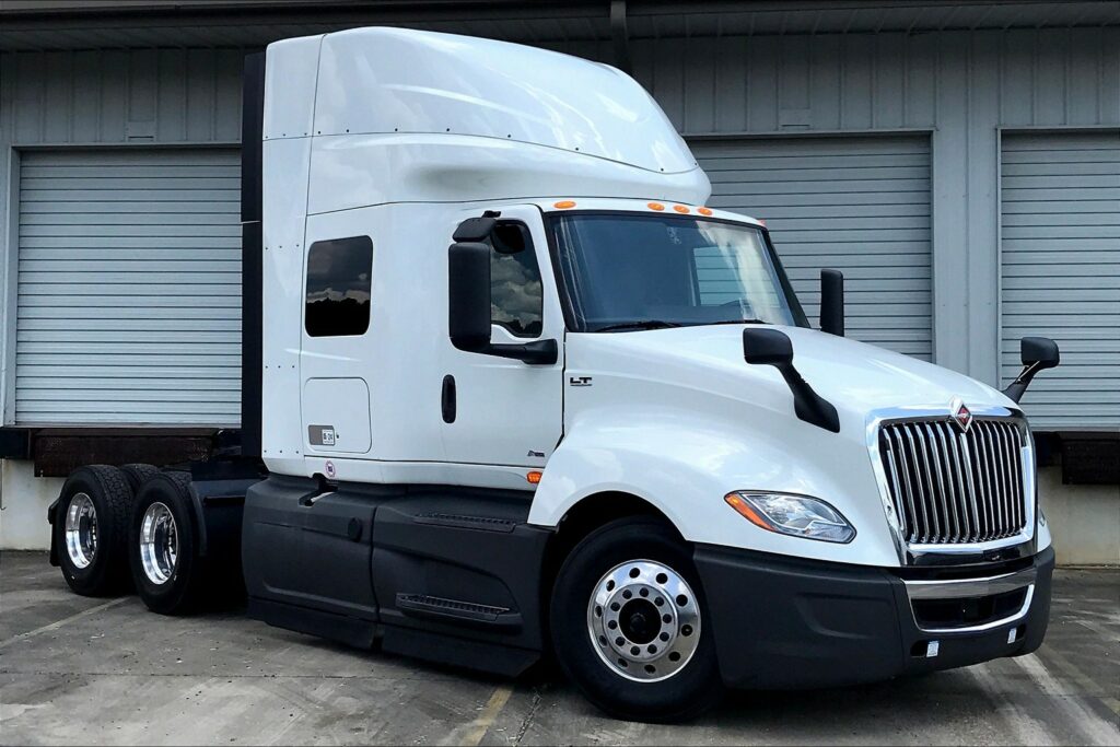 2023 INT LT625 6×4 Sleeper