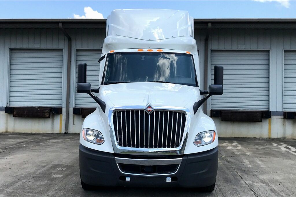 2023 INT LT625 6×4 Sleeper