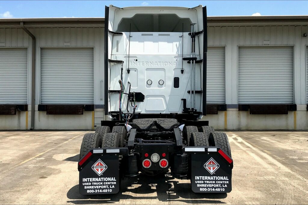 2023 INT LT625 6×4 Sleeper