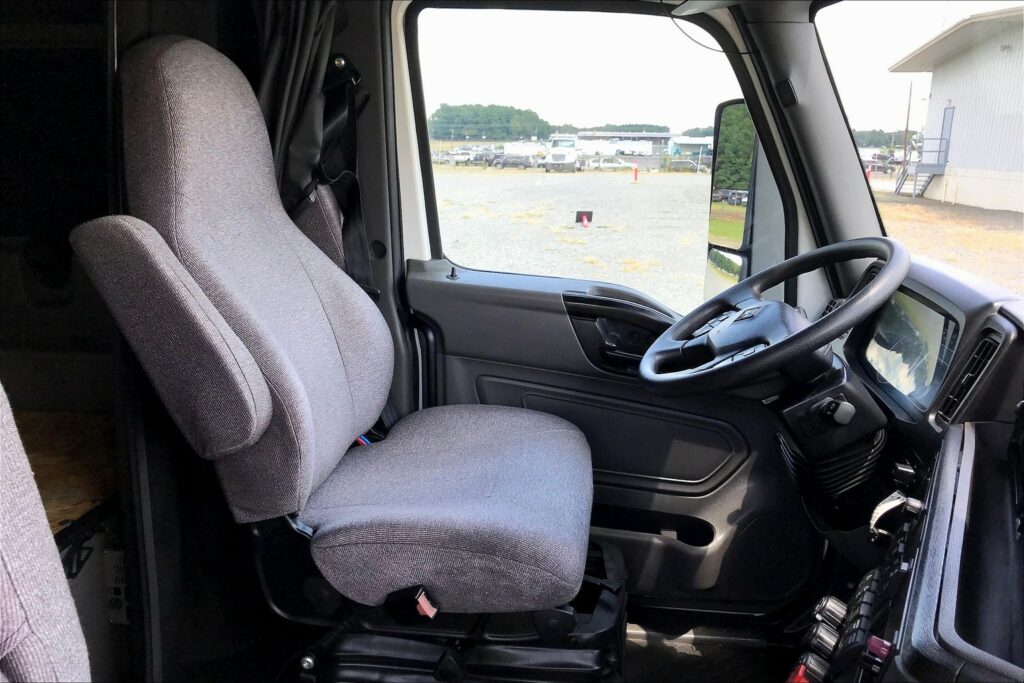 2023 INT LT625 6×4 Sleeper