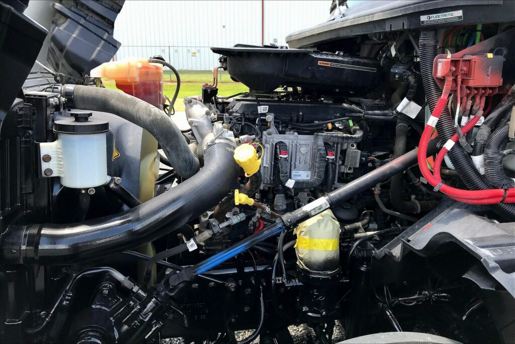 2023 INT LT625 6×4 Sleeper