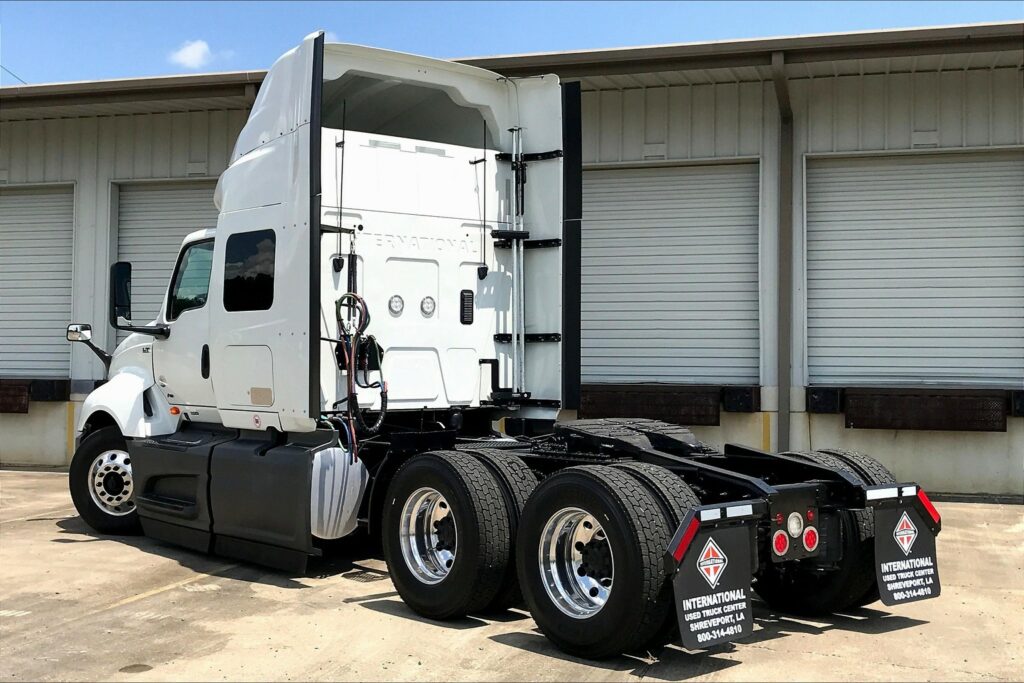 2023 INT LT625 6×4 Sleeper