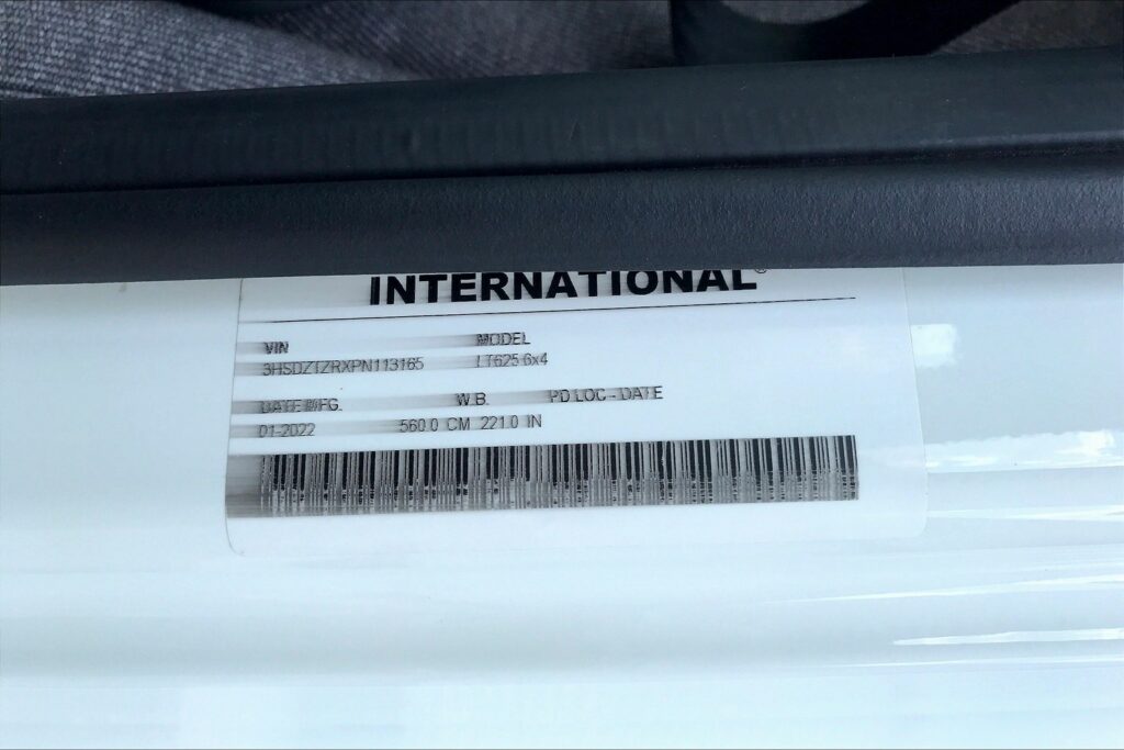 2023 INT LT625 6×4 Sleeper