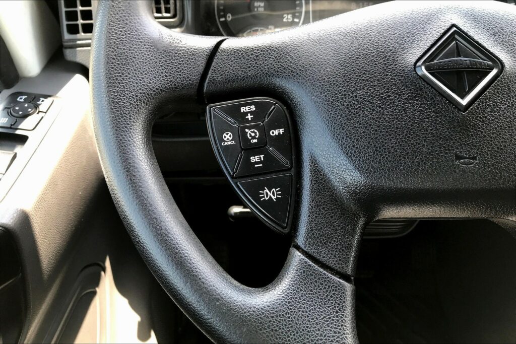 2023 INT LT625 6×4 Sleeper