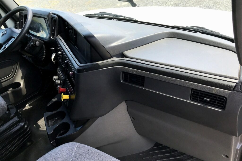 2023 INT LT625 6×4 Sleeper