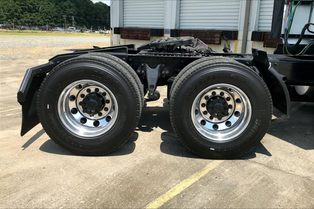 2023 INT LT625 6×4 Sleeper