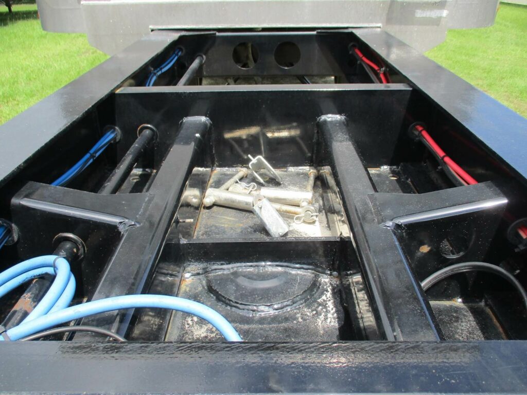 2025 MAC Trailer 30ft