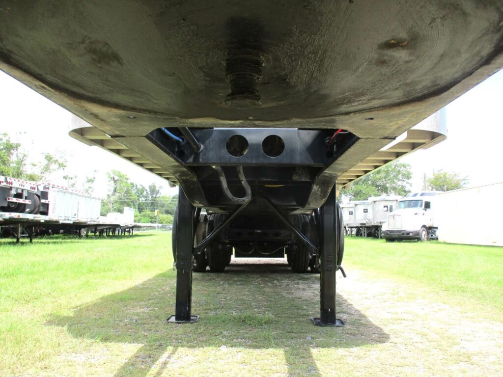 2025 MAC Trailer 30ft