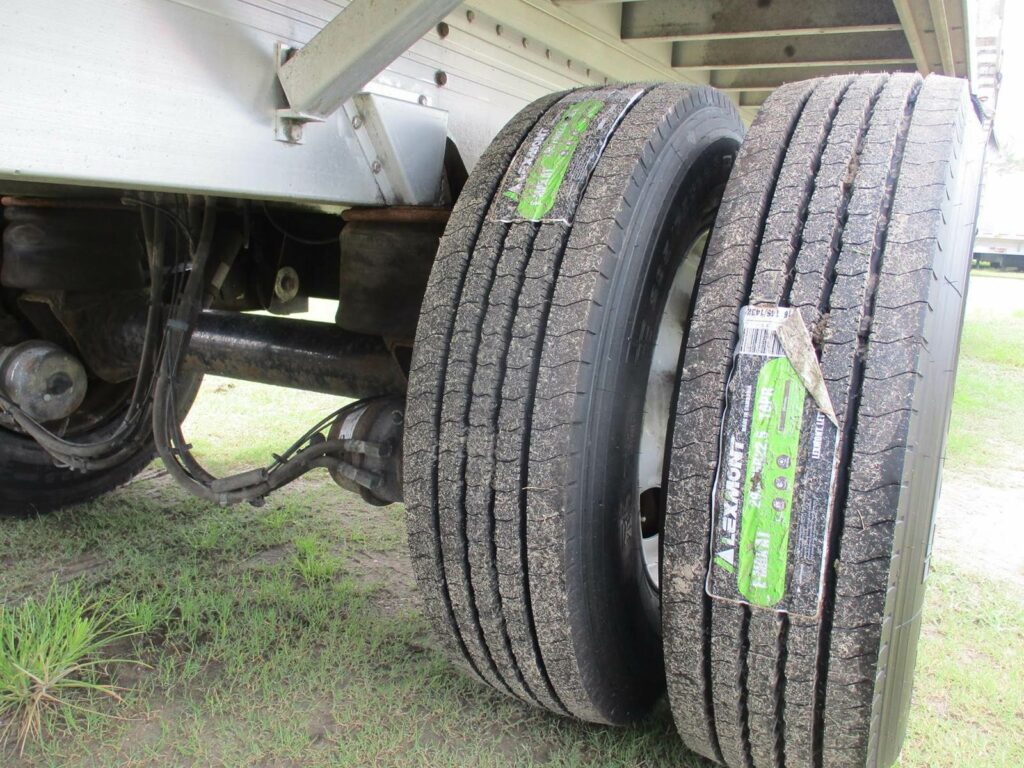 2014 Reitnouer 48X102 BIG BUBBA SPREAD AXLE ALUMINUM FLATBED